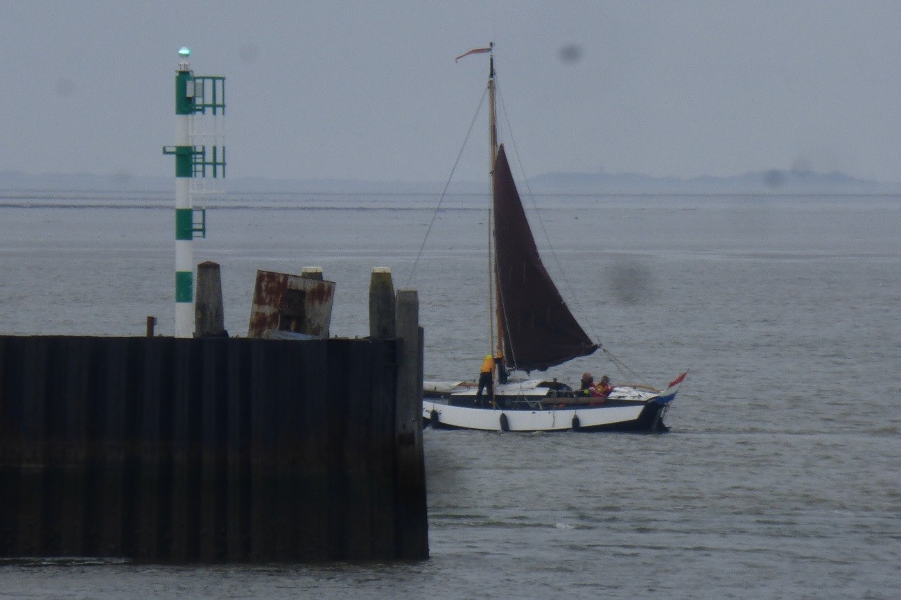 Vroeg vertrek uit Lauwersoog