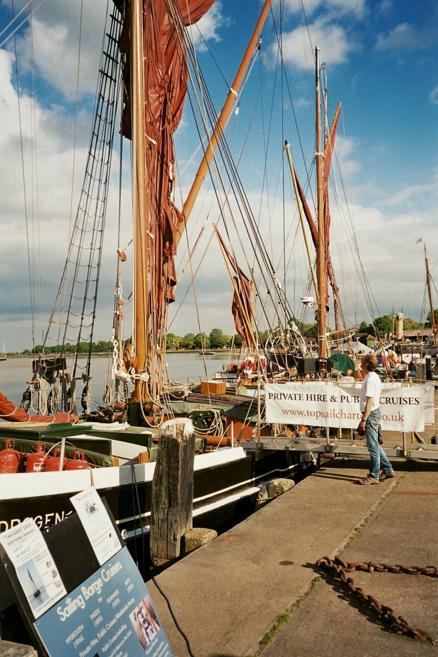 Houten sailing barges met karakteristiek spriettuig op de Blackwater river