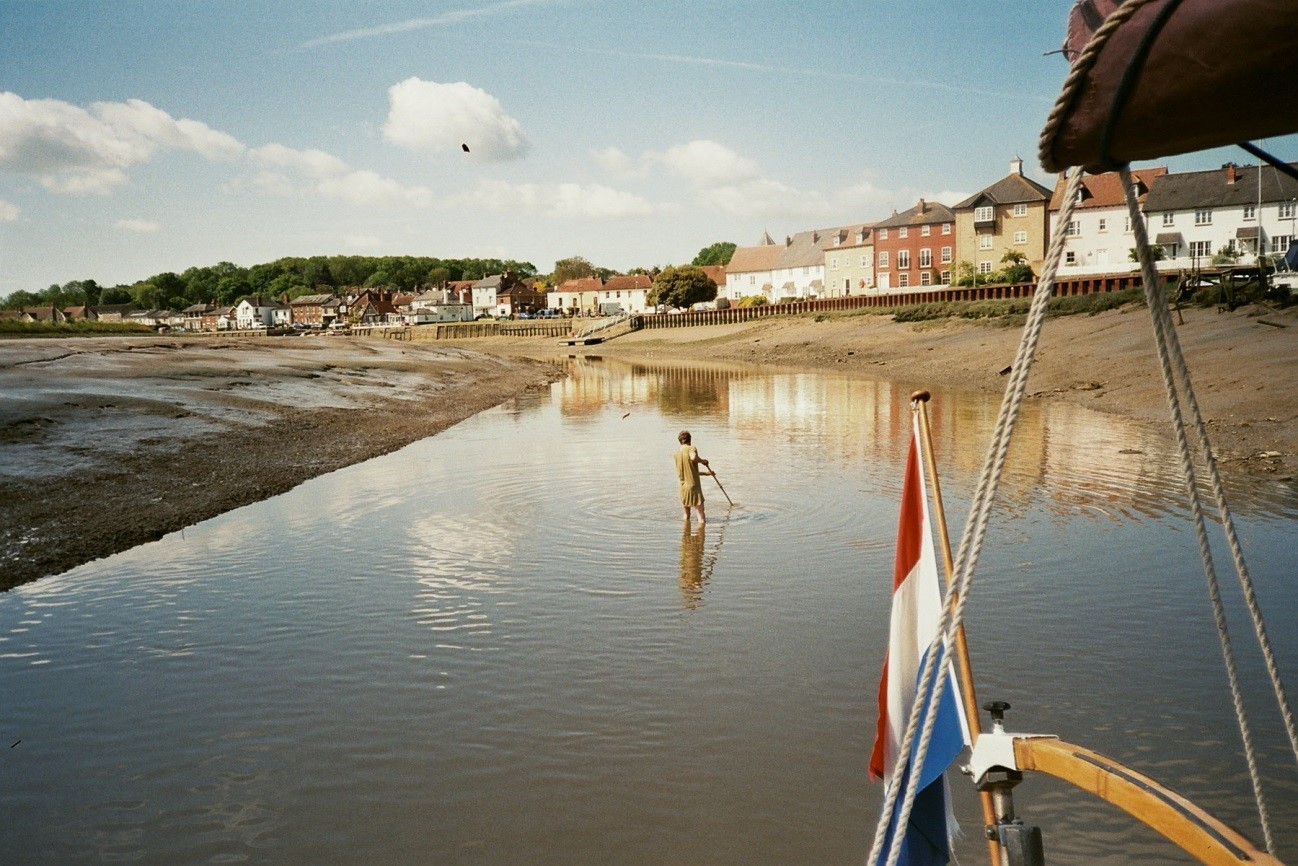 Bij Rowhedge aan de river Colne verloor David een kledingstuk. Hij zocht vergeefs